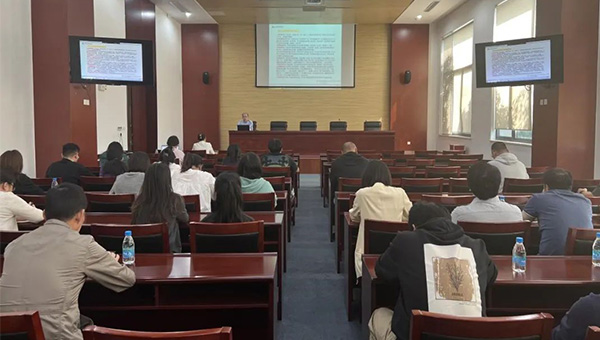 94f75d3876003be229bd73afe50ef9de